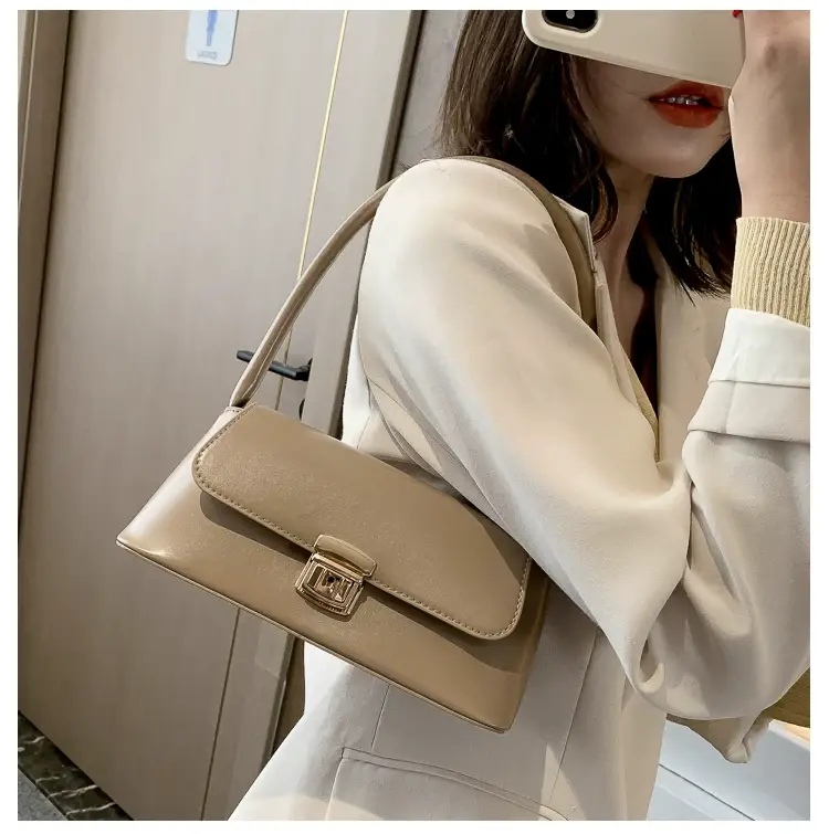 Black Korean Style Women's Shoulder Bag with Gold Clasp — feature 52