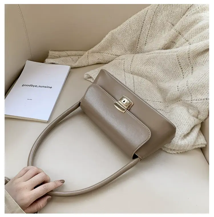Black Korean Style Women's Shoulder Bag with Gold Clasp — feature 53