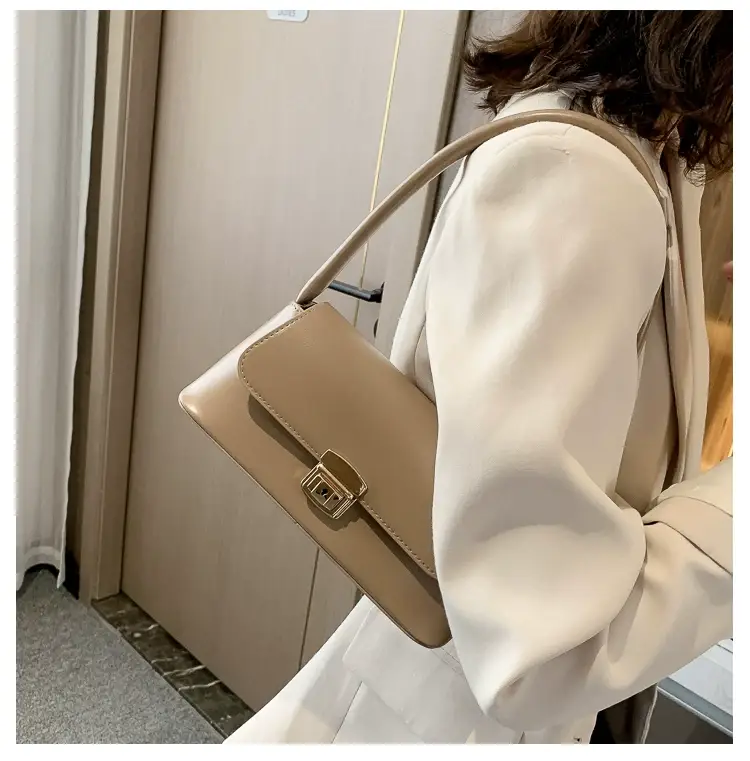 Black Korean Style Women's Shoulder Bag with Gold Clasp — feature 57
