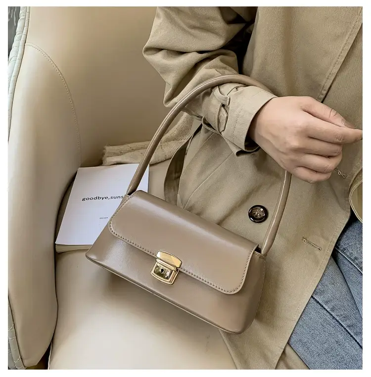 Black Korean Style Women's Shoulder Bag with Gold Clasp — feature 61