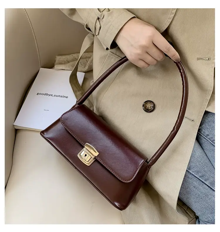 Black Korean Style Women's Shoulder Bag with Gold Clasp — feature 67