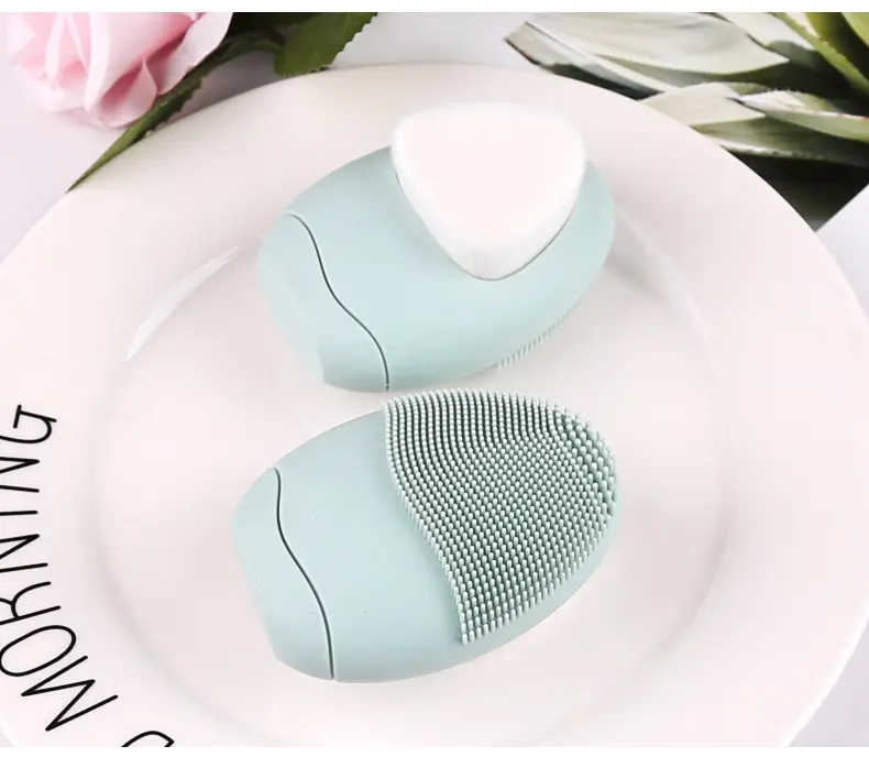 Double-Sided Silicone Face Wash Brush Light Blue β feature 6