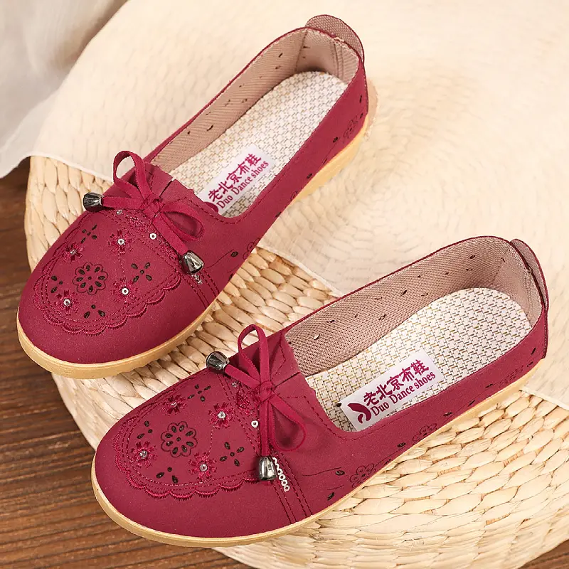Cross-Border Wholesale New Autumn Old Beijing Cloth Shoes for Middle-Aged and Elderly Mothers Soft Sole Non-Slip Wear-Resistant Slip-On Slip-On Shoes - Image 4
