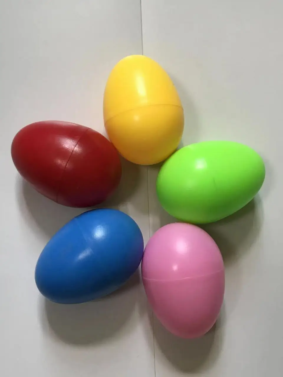 Pink Plastic Egg 5.5x3.8cm for Kids — feature 1