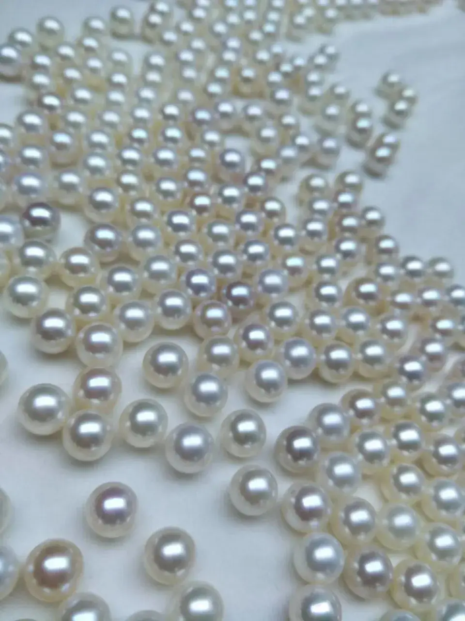 Self-supporting White Pearl Particles AAAA3-13mm — feature 2