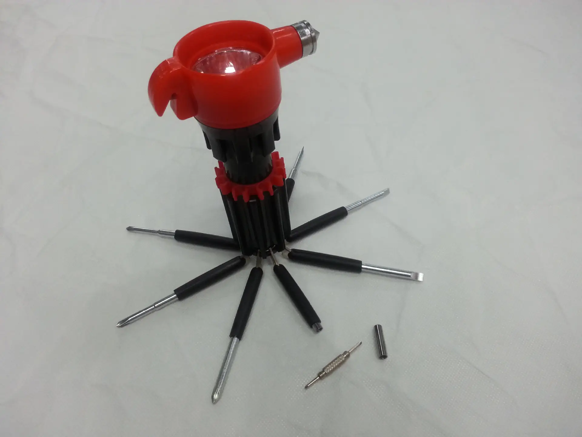 Eight-in-One Car Screwdriver Set with Power Tool — feature 2