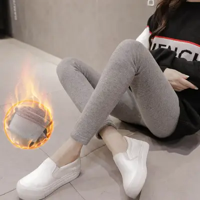 Pregnant Women's Black Fleece Leggings Ankle Length - Image 2