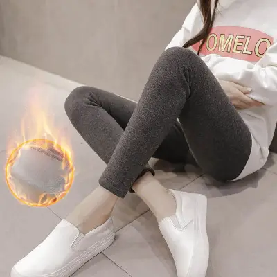 Pregnant Women's Black Fleece Leggings Ankle Length - Image 3