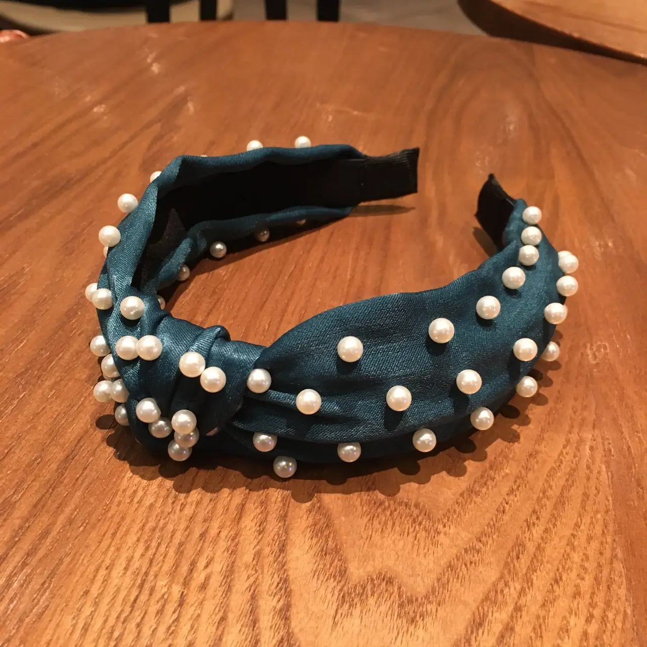 Korean Style Pearl Knotted Headband with White Beads — feature 10