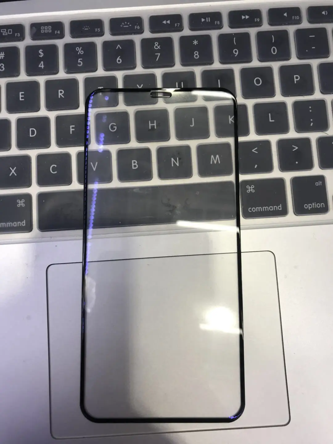 High-Aluminum Tempered Film for iPhone 17Pro — feature 2