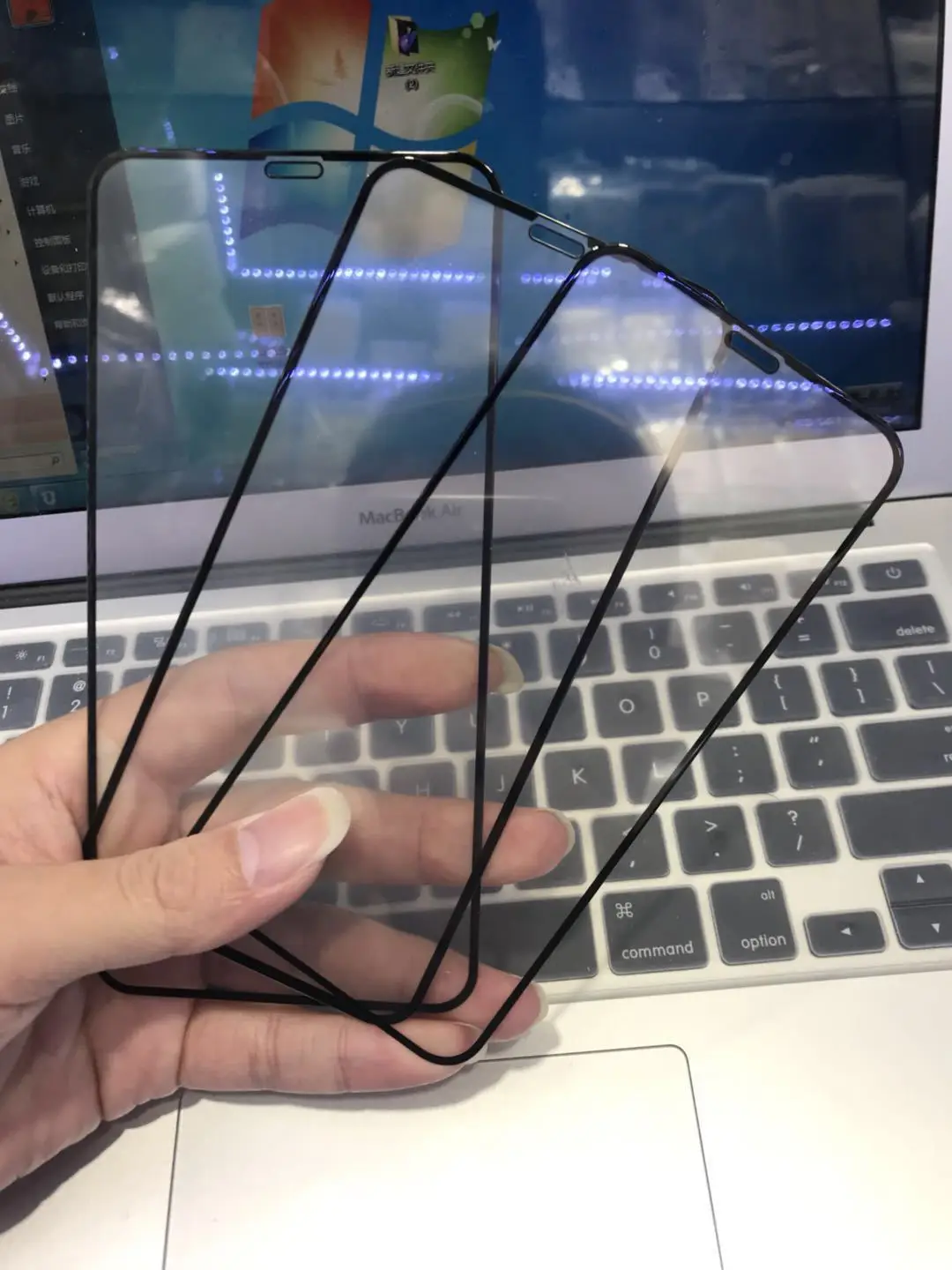 High-Aluminum Tempered Film for iPhone 17Pro — feature 3