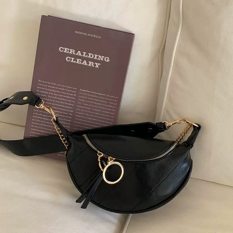 Black Chain Shoulder Bag for Women 2026 — feature 1
