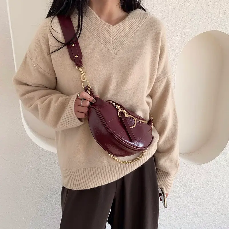 Black Chain Shoulder Bag for Women 2026 — feature 16