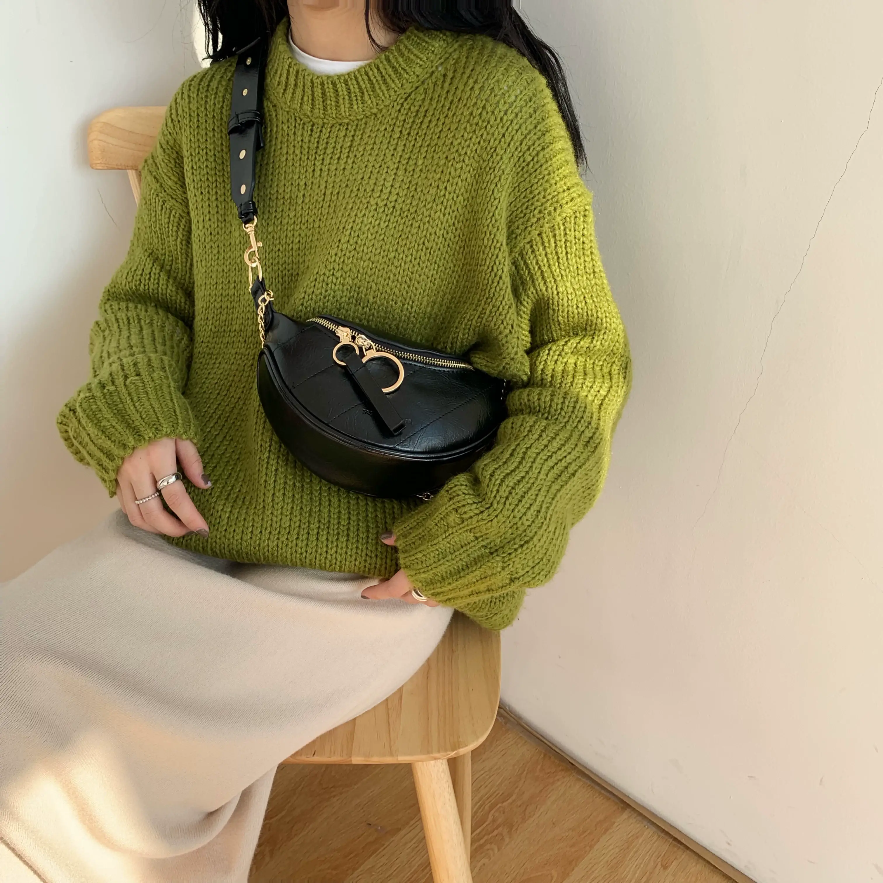 Black Chain Shoulder Bag for Women 2026 — feature 4