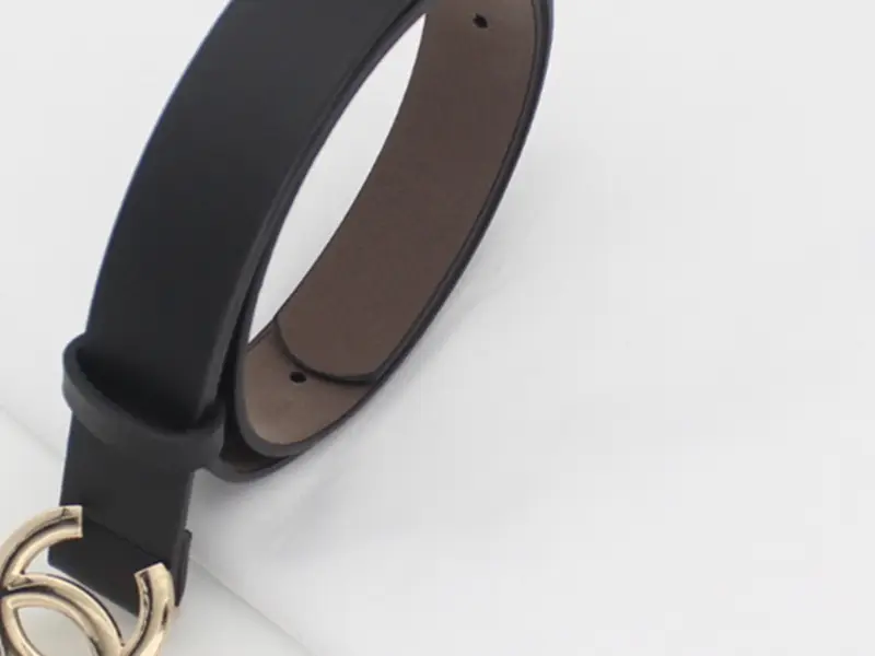 Women's Black Leather Belt with Gold Chain Closure — feature 4