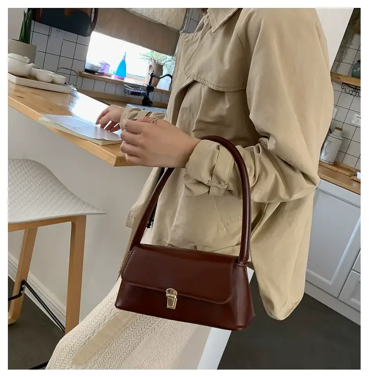 Fairy Gentle Style Small Brown Leather Handbag — feature 3
