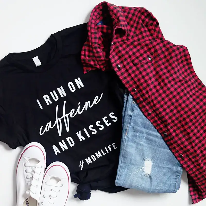 I Run On Caffeine And Kisses Mom Life T-Shirt - Image 3