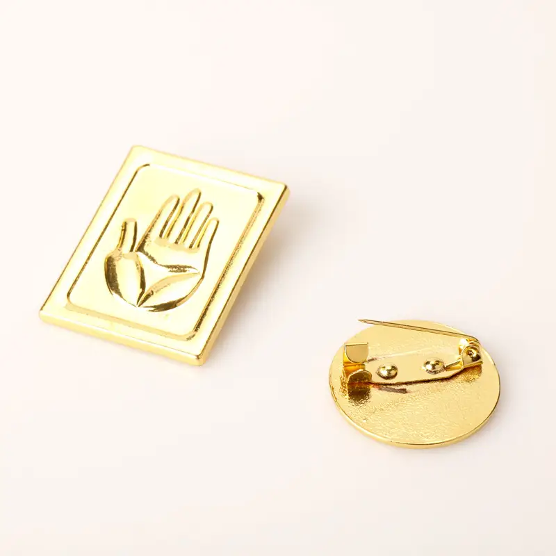 Anime Jojo Metal Badge Empty Strip Seitaro Hat Gold Brooch Buckle Pin
