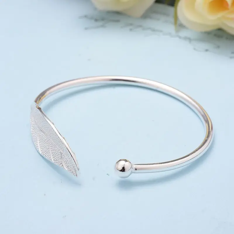 Silver Leaf Artistic Women's Bracelet Wholesale Gift — feature 3
