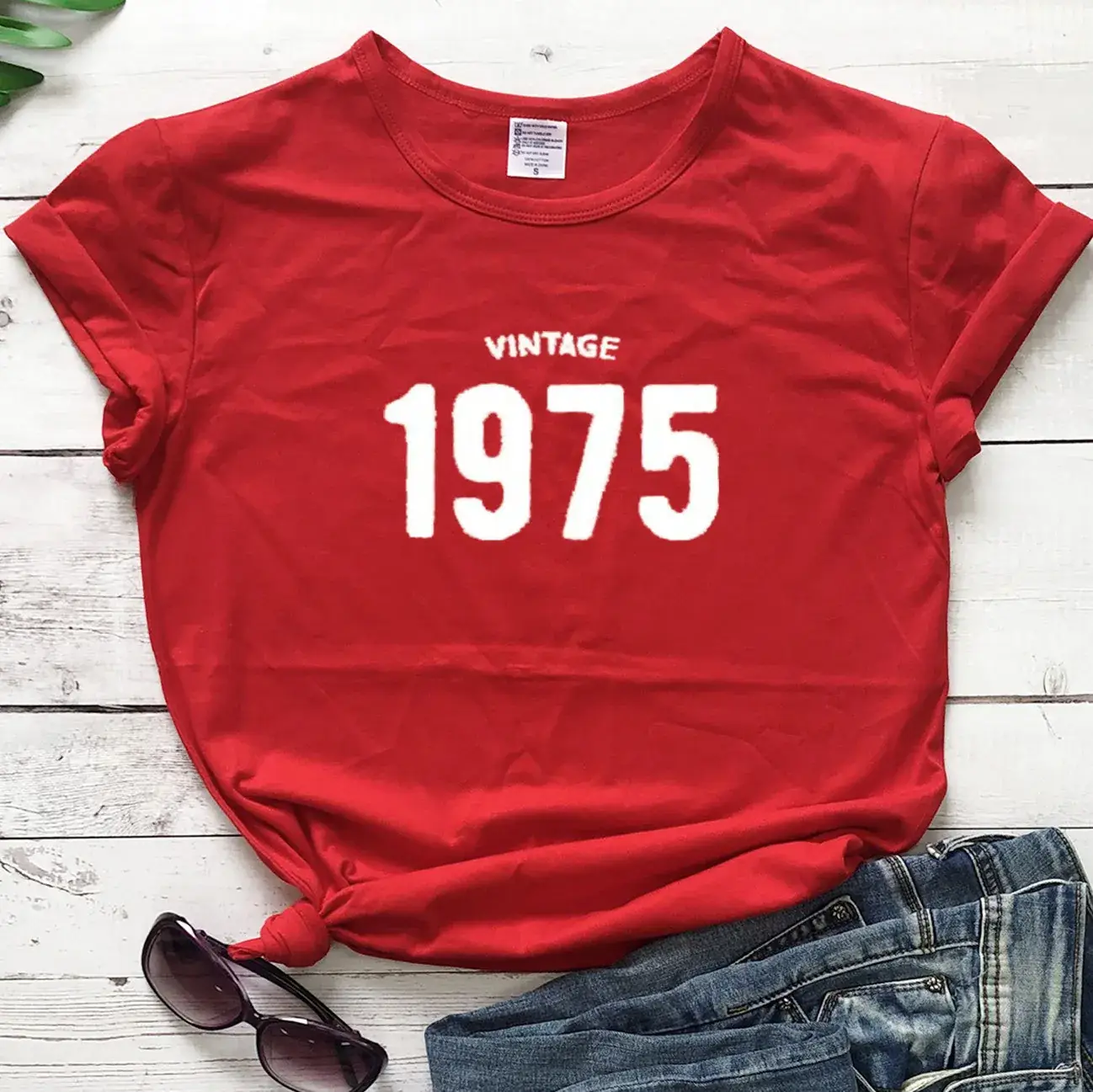 VINTAGE 1975 Red T-Shirt for Men Women - Image 7