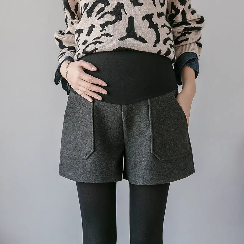 2023 Wool Wide Leg Shorts for Women Black - Image 2