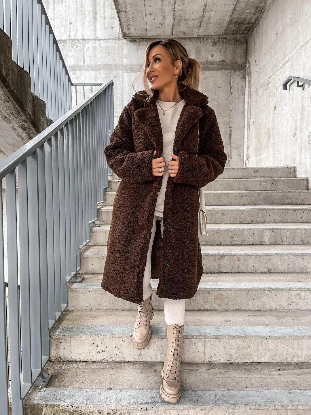 2025 Long Sleeve Plush Lapel Top for Women - Image 4