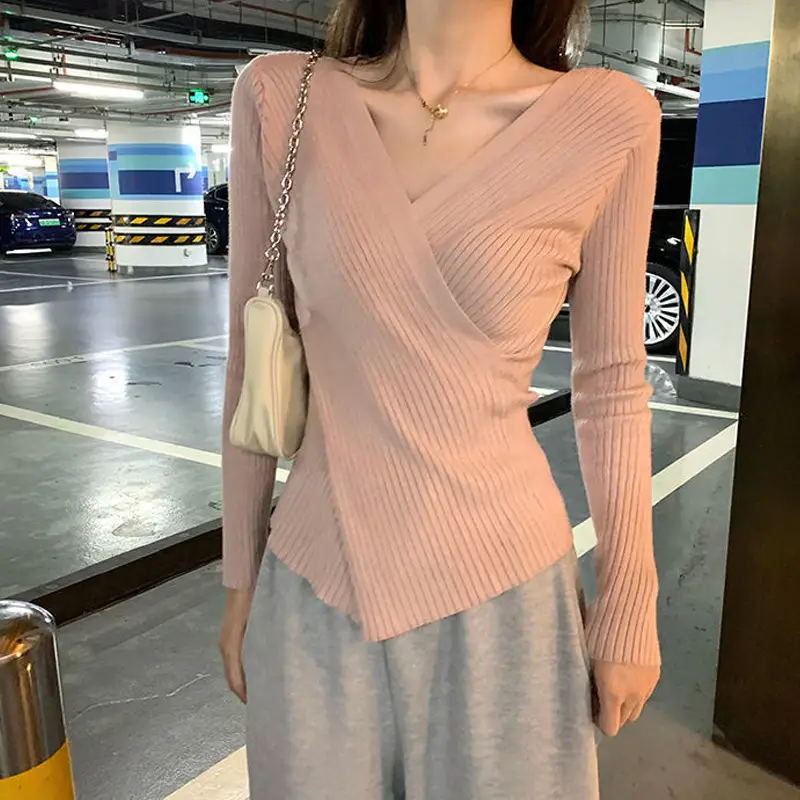 White Long-Sleeved V-Neck Sweater for Women - Image 2