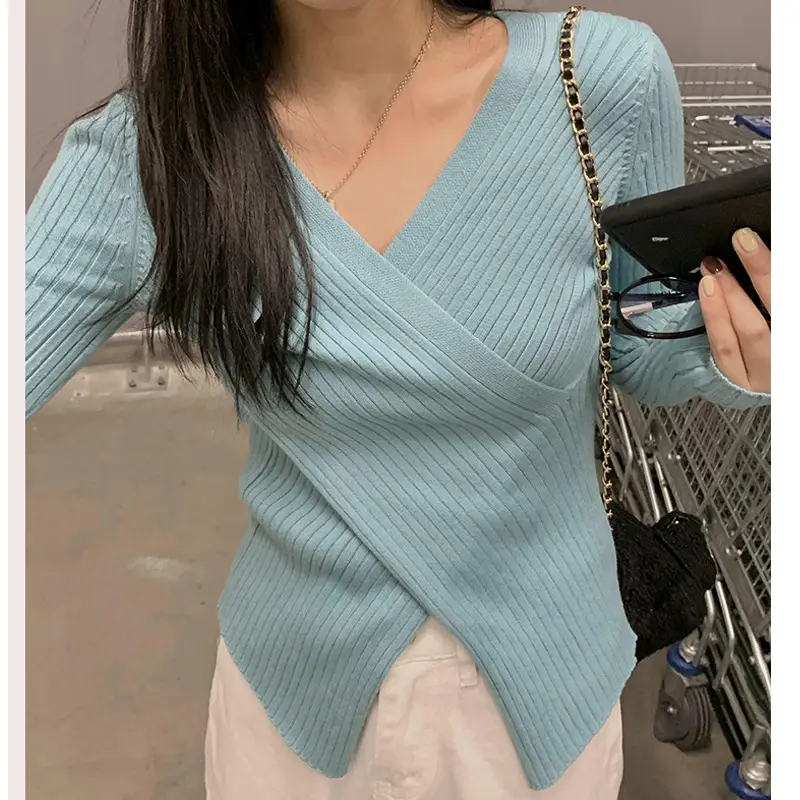 White Long-Sleeved V-Neck Sweater for Women - Image 11