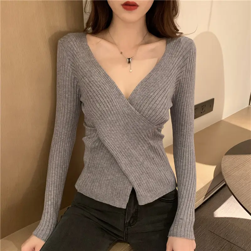 White Long-Sleeved V-Neck Sweater for Women - Image 3