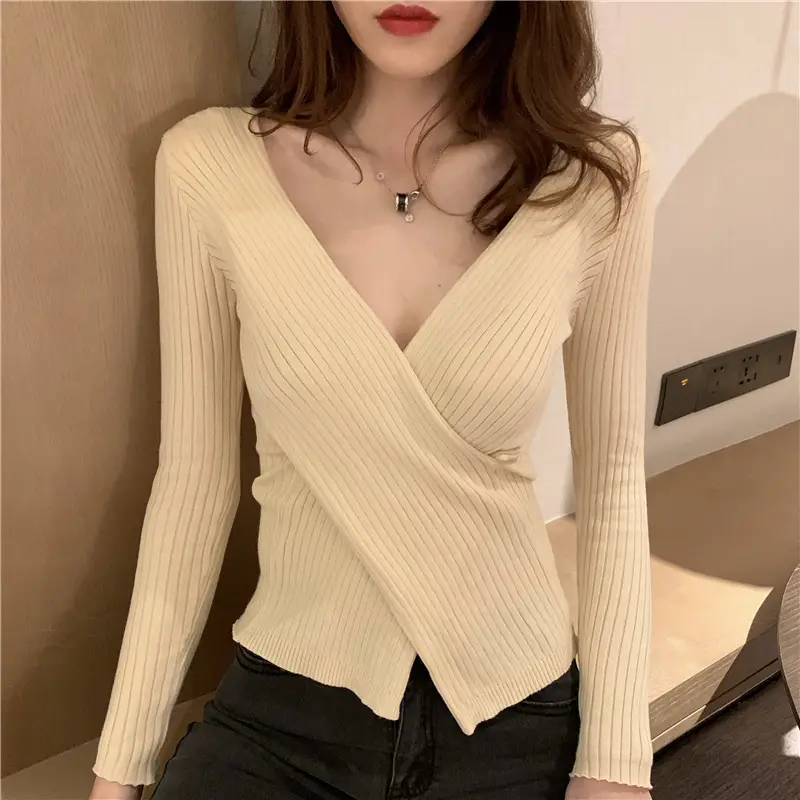White Long-Sleeved V-Neck Sweater for Women - Image 6