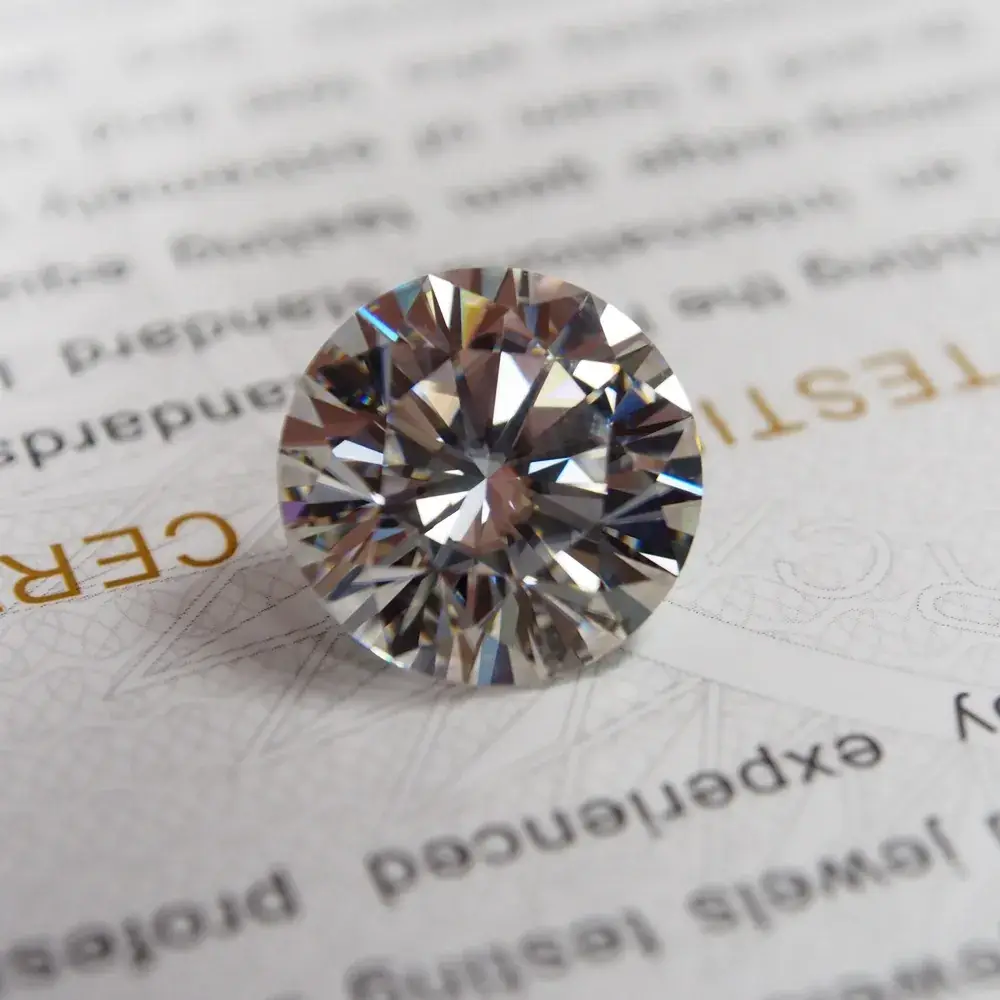 1 Karat 6.5mm Round D Fake Diamond VVS - Image 3