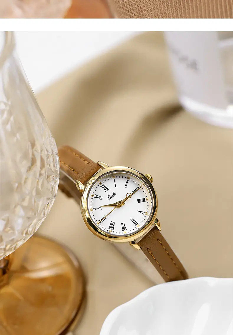 Gold Retro Women's Watch Roman Scale Belt Quartz — feature 13