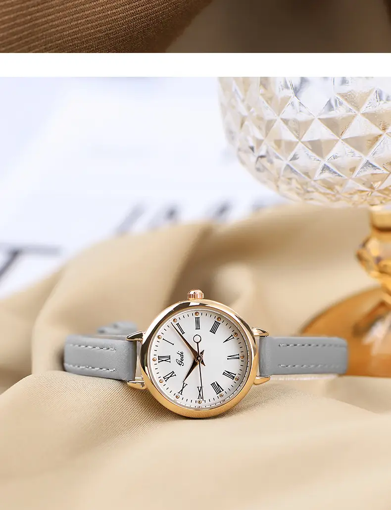 Gold Retro Women's Watch Roman Scale Belt Quartz — feature 15