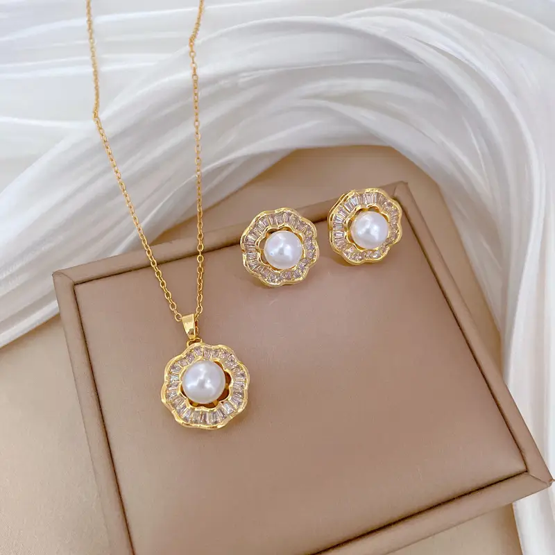Luxury Zircon Heart Earrings & Necklace Set — feature 37
