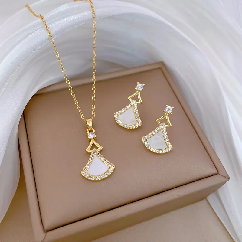 Luxury Zircon Heart Earrings & Necklace Set — feature 7