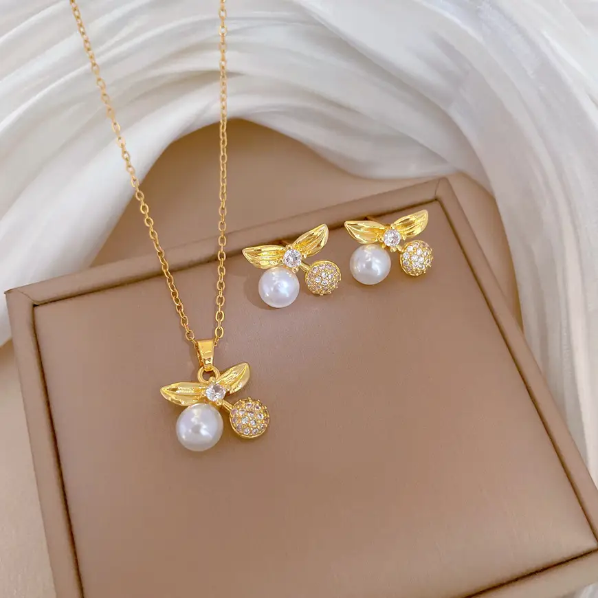 Luxury Zircon Heart Earrings & Necklace Set
