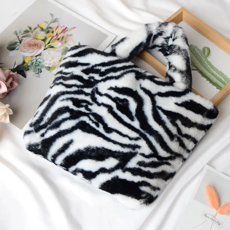 European American Leopard Print Plush Shoulder Bag Large Capacity - Image 13