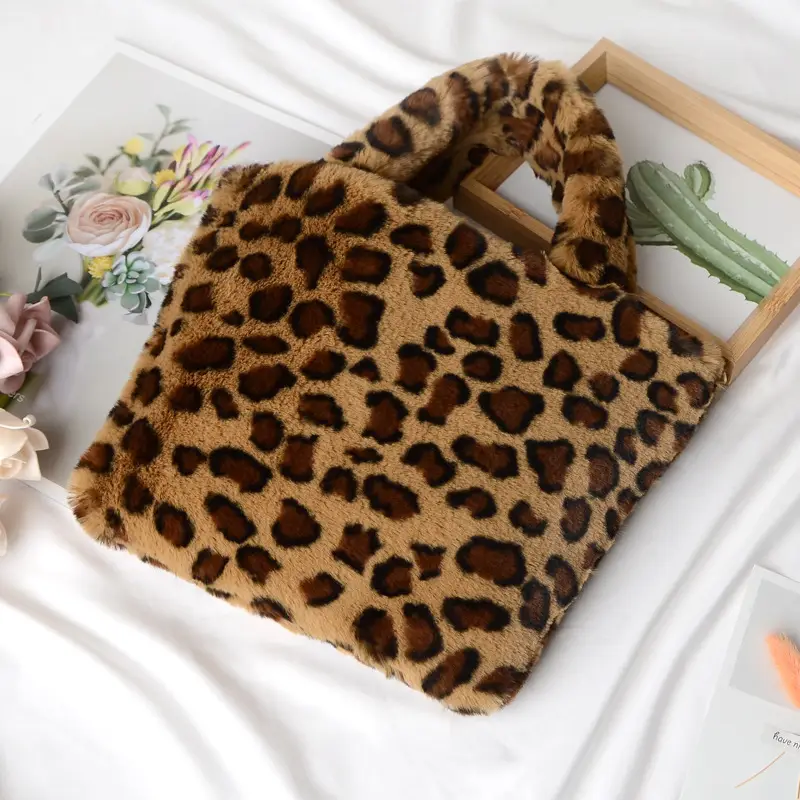 European American Leopard Print Plush Shoulder Bag Large Capacity - Image 5