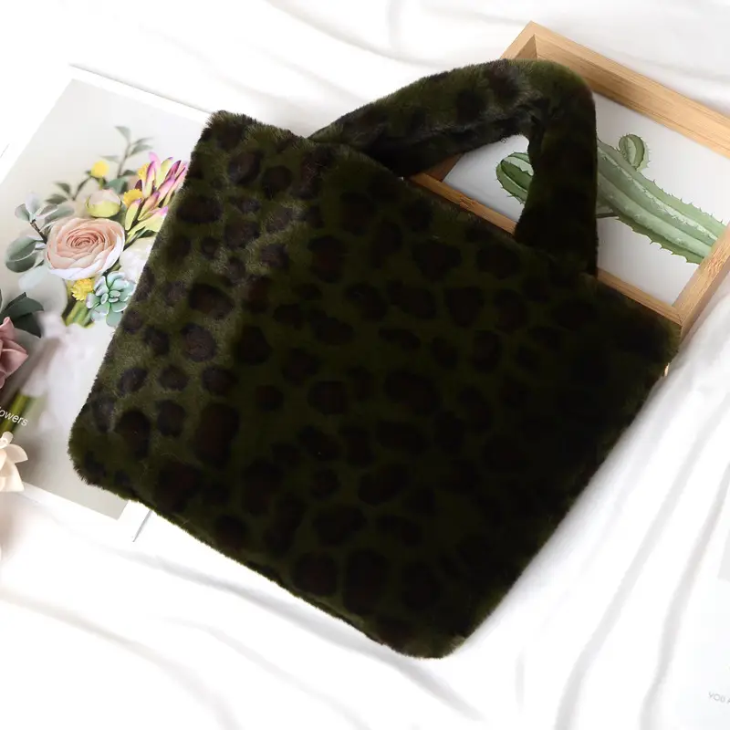 European American Leopard Print Plush Shoulder Bag Large Capacity - Image 9