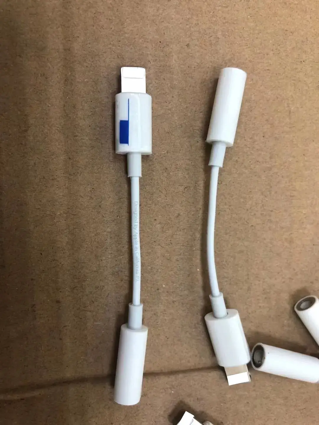 Apple 7/8/X Headset Adapter 3.5mm Converter White - Image 2