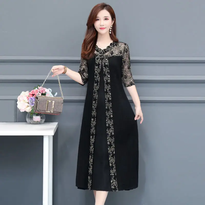 Black Lace Long Dress for Plus Size Women Slimming Over-The-Knee Design - Image 4