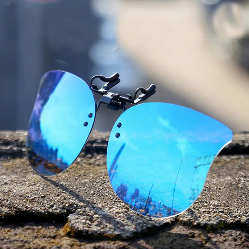 Ultra-Light Cat Eye Polarized Sunglasses Clip Set - Image 2