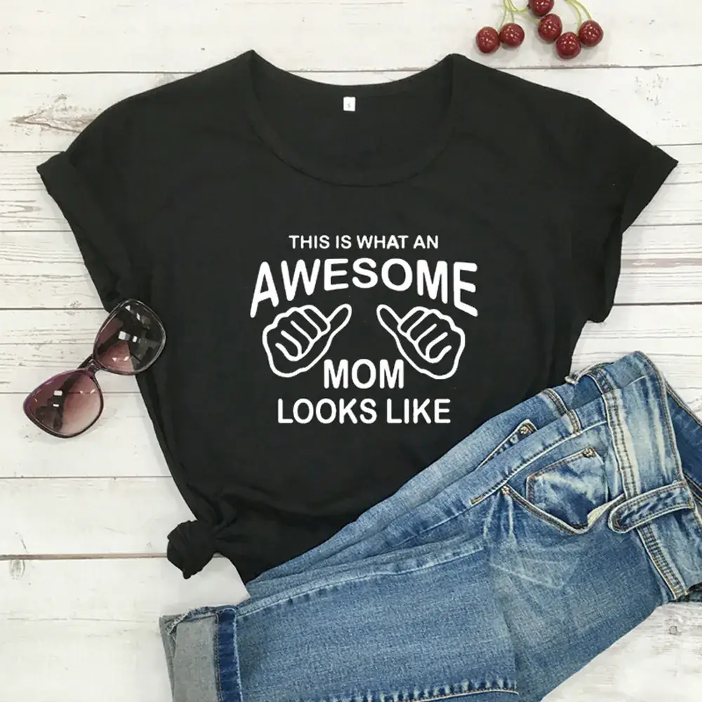 Gray Graphic T-Shirt for Moms Awesome Mom Look Like Short Sleeve