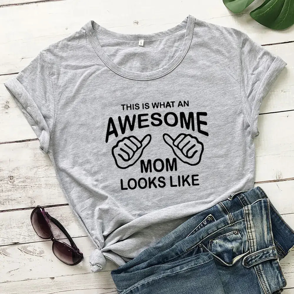 Gray Graphic T-Shirt for Moms Awesome Mom Look Like Short Sleeve