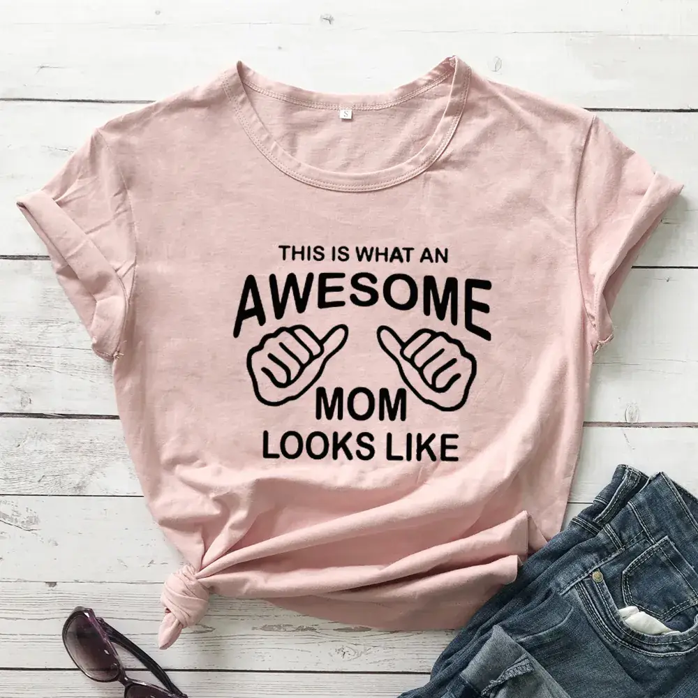 Gray Graphic T-Shirt for Moms Awesome Mom Look Like Short Sleeve