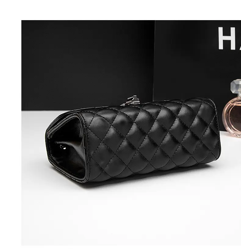 Black Rhomboid Chain Crossbody Bag for Women — feature 16