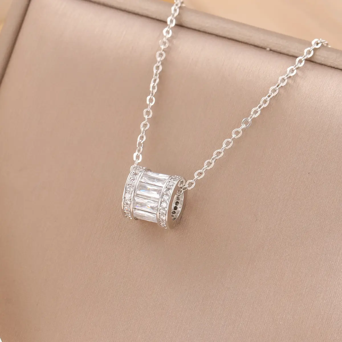 Elegant Diamond Clavicle Necklace for Women - Image 2