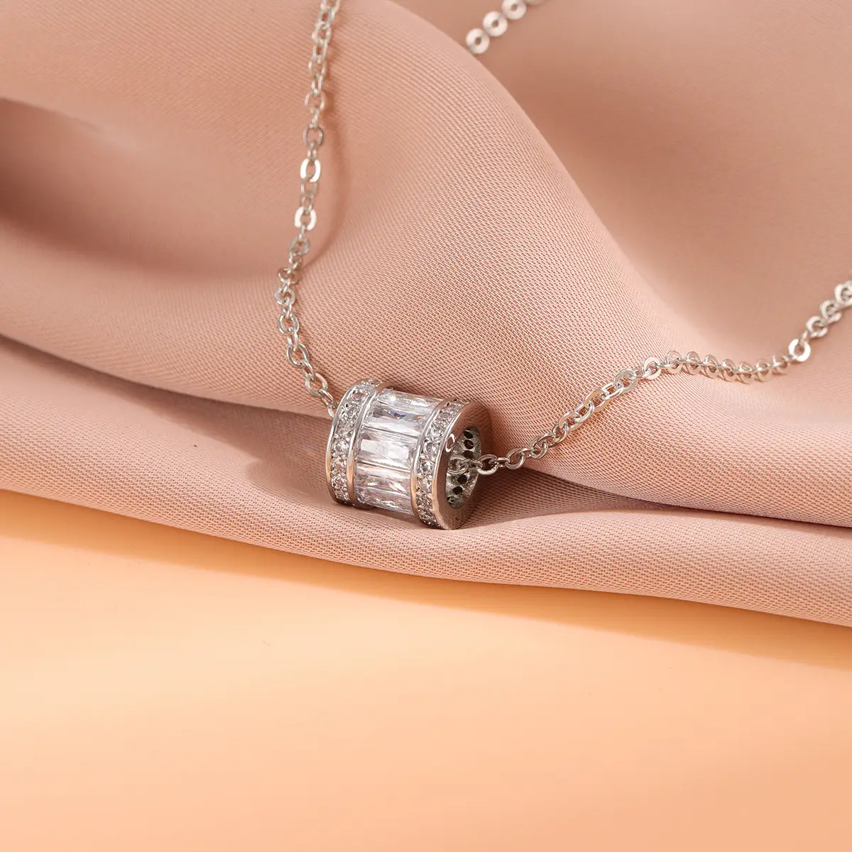 Elegant Diamond Clavicle Necklace for Women - Image 3