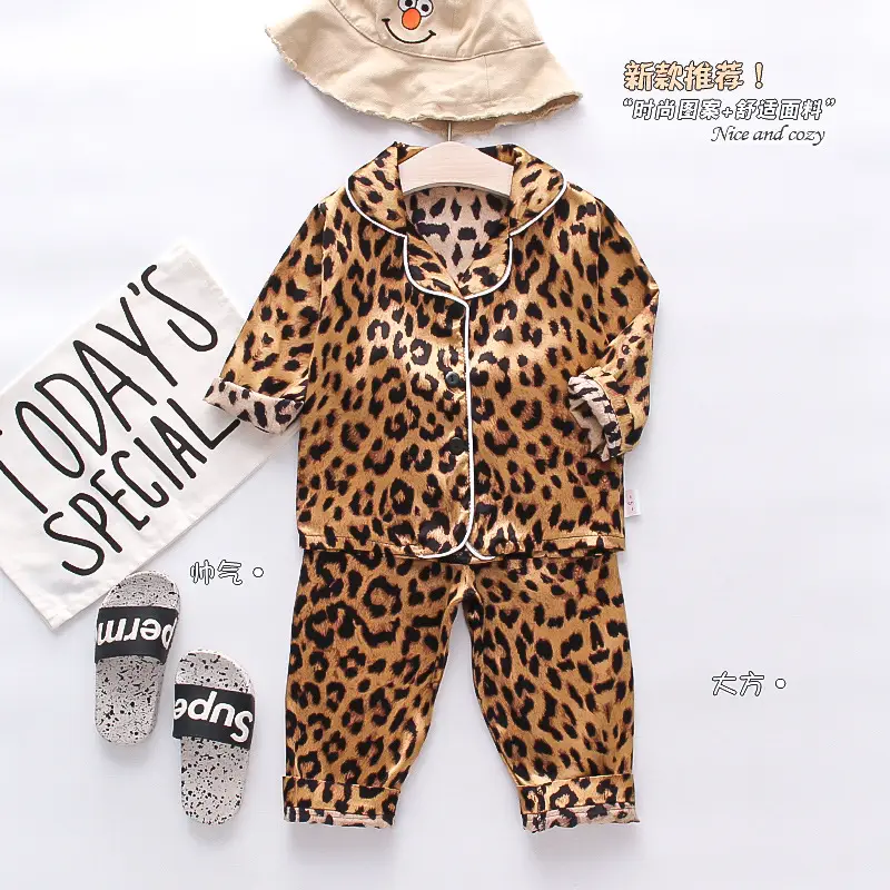 Mufu Rui One-Piece Loungewear Set Cream Black - Image 11