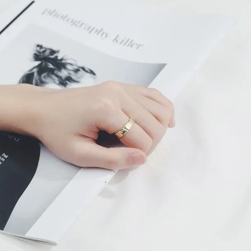 Women's Pleated Tin Ring with Paper Opening Design - Image 4
